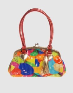 sac 235x300 Mode Ronde : un petit air de gay pride !