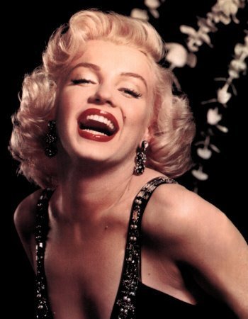 Marilyn-Monroe-Poster-Card-C10204263_1.jpg
