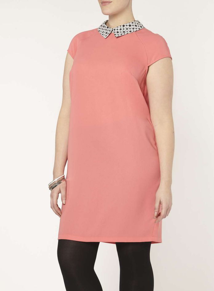 une robe grande taille rose corail