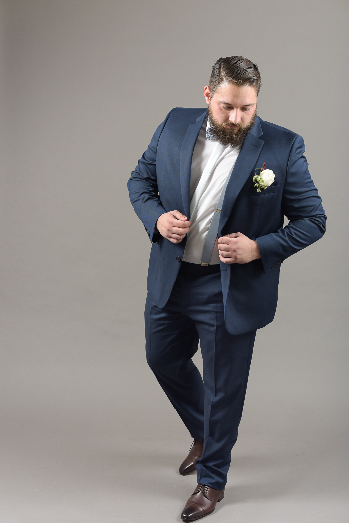 Mariage : enfin une enseigne qui habille les hommes en grande taille de A à  Z