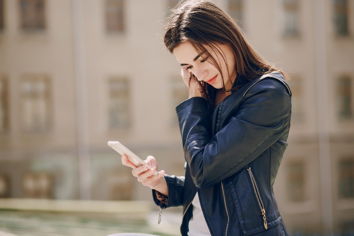 Douleurs cervicales à cause du téléphone