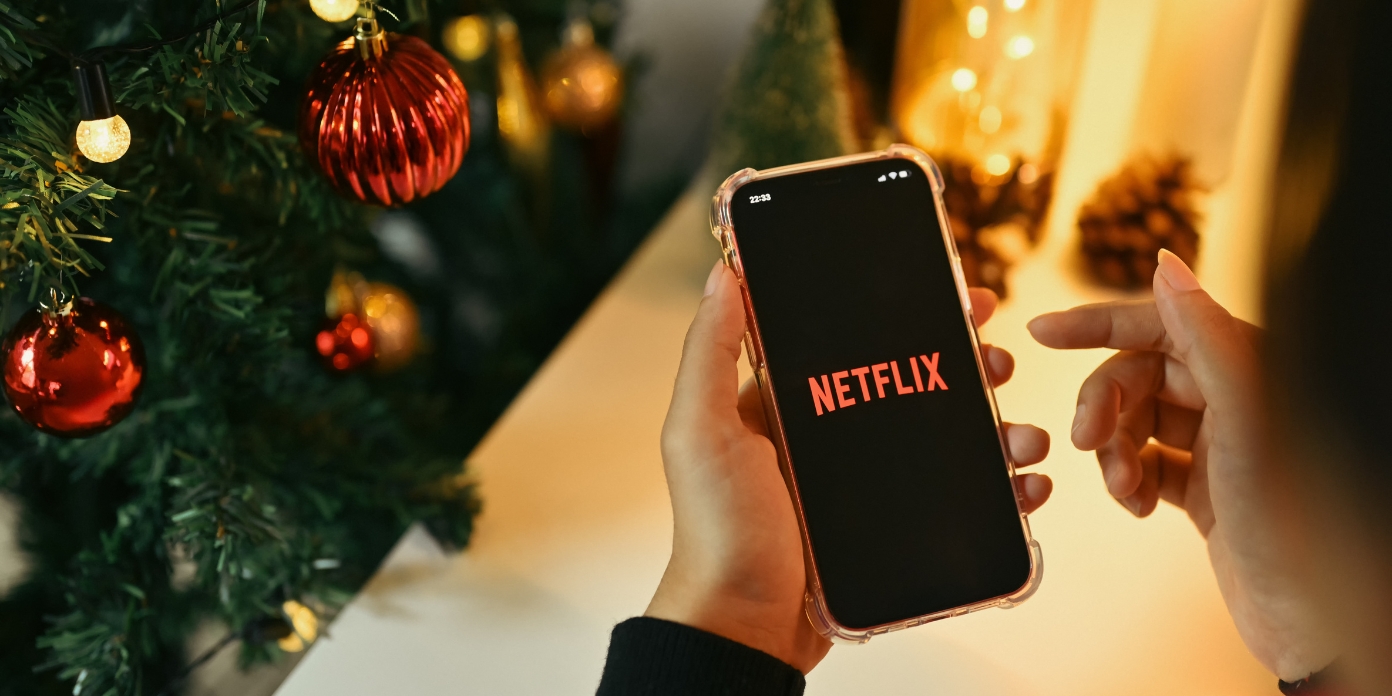 Plongez dans l'esprit des fêtes avec ces films de Noël sur Netflix