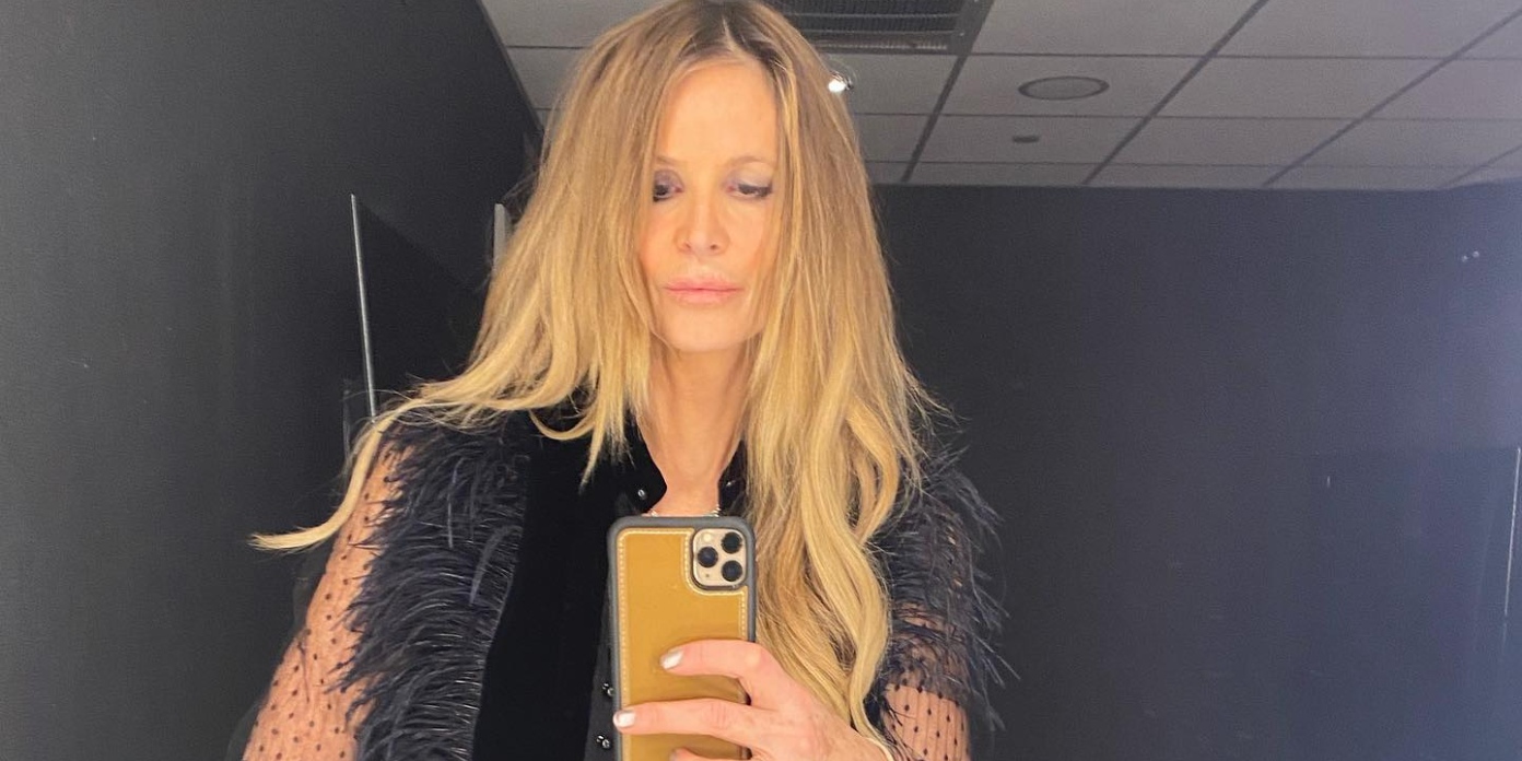 Elle Macpherson ensemble en dentelle